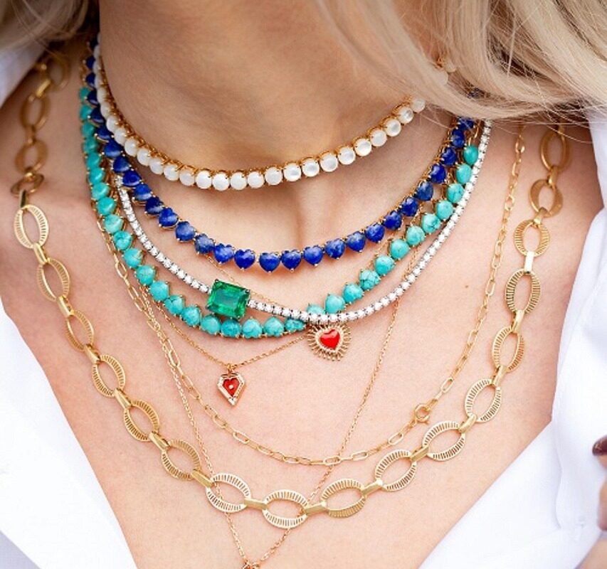 découvrez nos colliers pendentifs en or personnalisés, alliant élégance et originalité pour sublimer votre style unique.