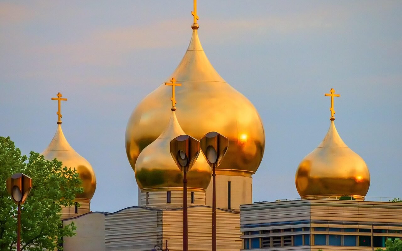 découvrez tout sur l'or : son histoire, ses utilisations, son marché et son importance économique.