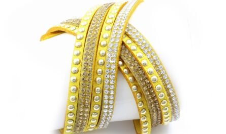 découvrez notre collection élégante de bracelets charms en or, parfaits pour ajouter une touche raffinée à votre style au quotidien.